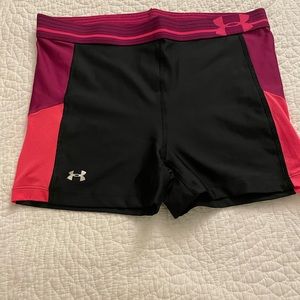 Women’s Under Armour Shorts Size M